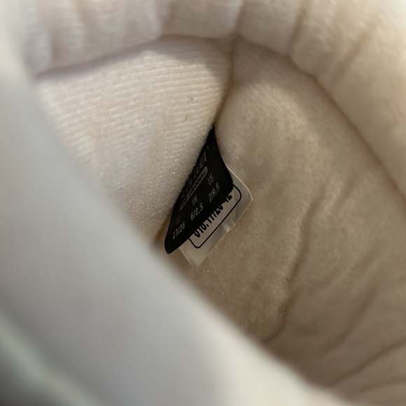 MOON BOOTS- New, kids silver boots. Size 7/9.5 T - Picture 6 of 6